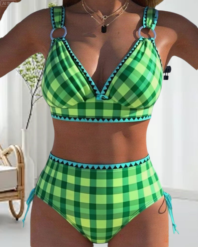 Dva kosa kopalke, sproščen bikini s karirastim vzorcem