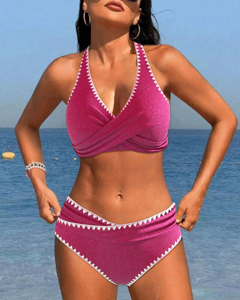 Bikini de vacances simple à col halter plissé