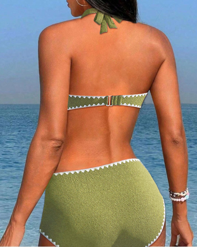 Bikini de vacances simple à col halter plissé