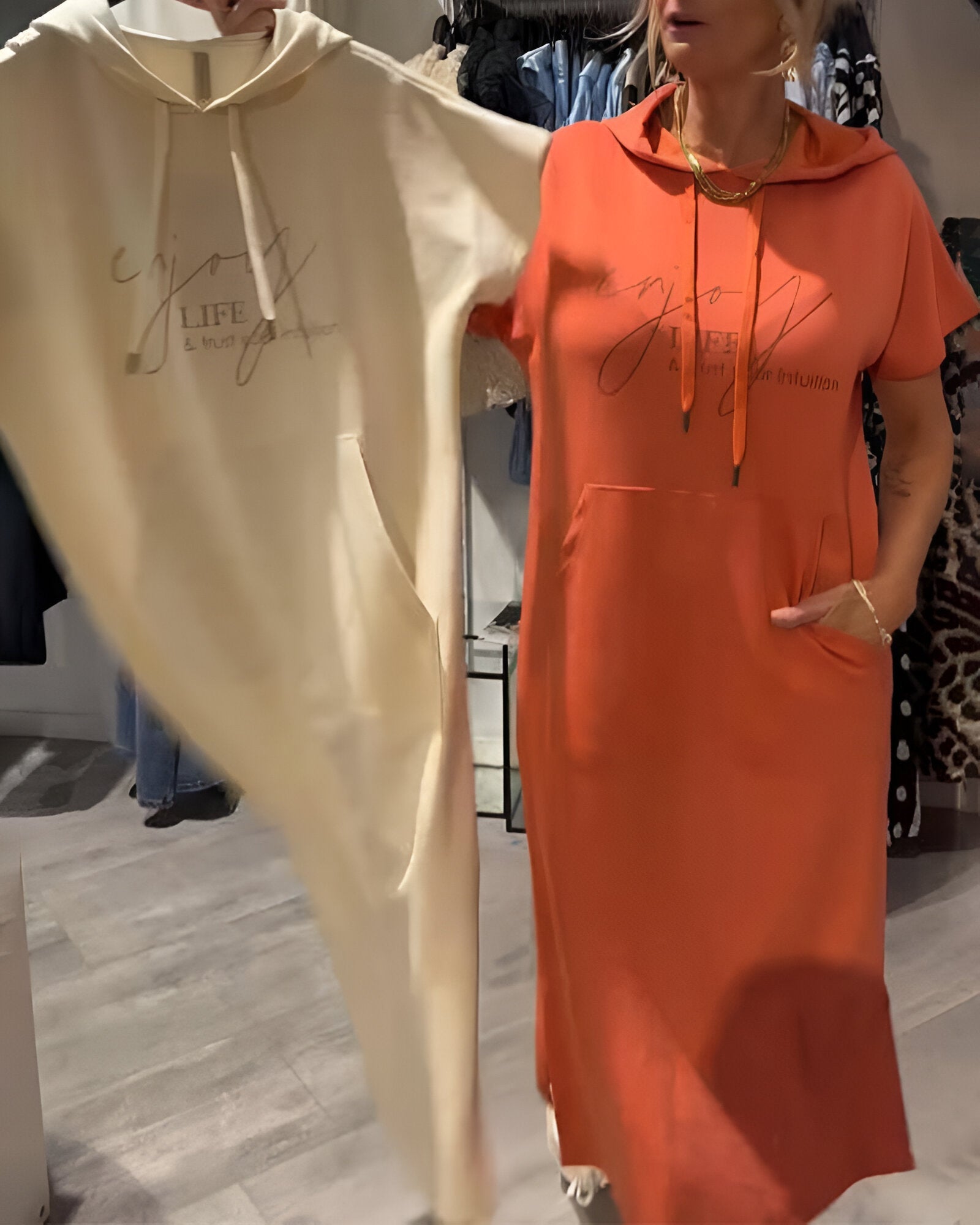 Saskia™ | Ohlapna obleka s kapuco