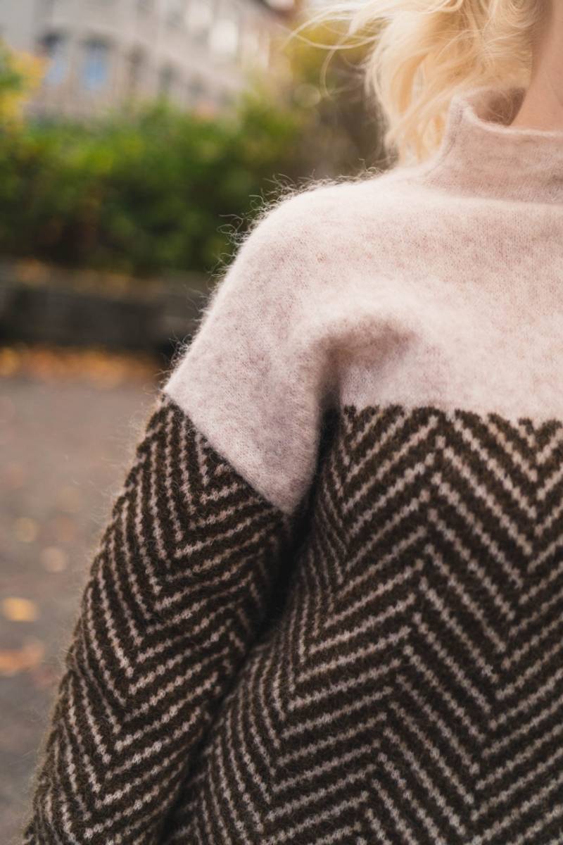 ADELIE | Premium pulover z visokim ovratnikom iz kakovostnega pletenega materiala